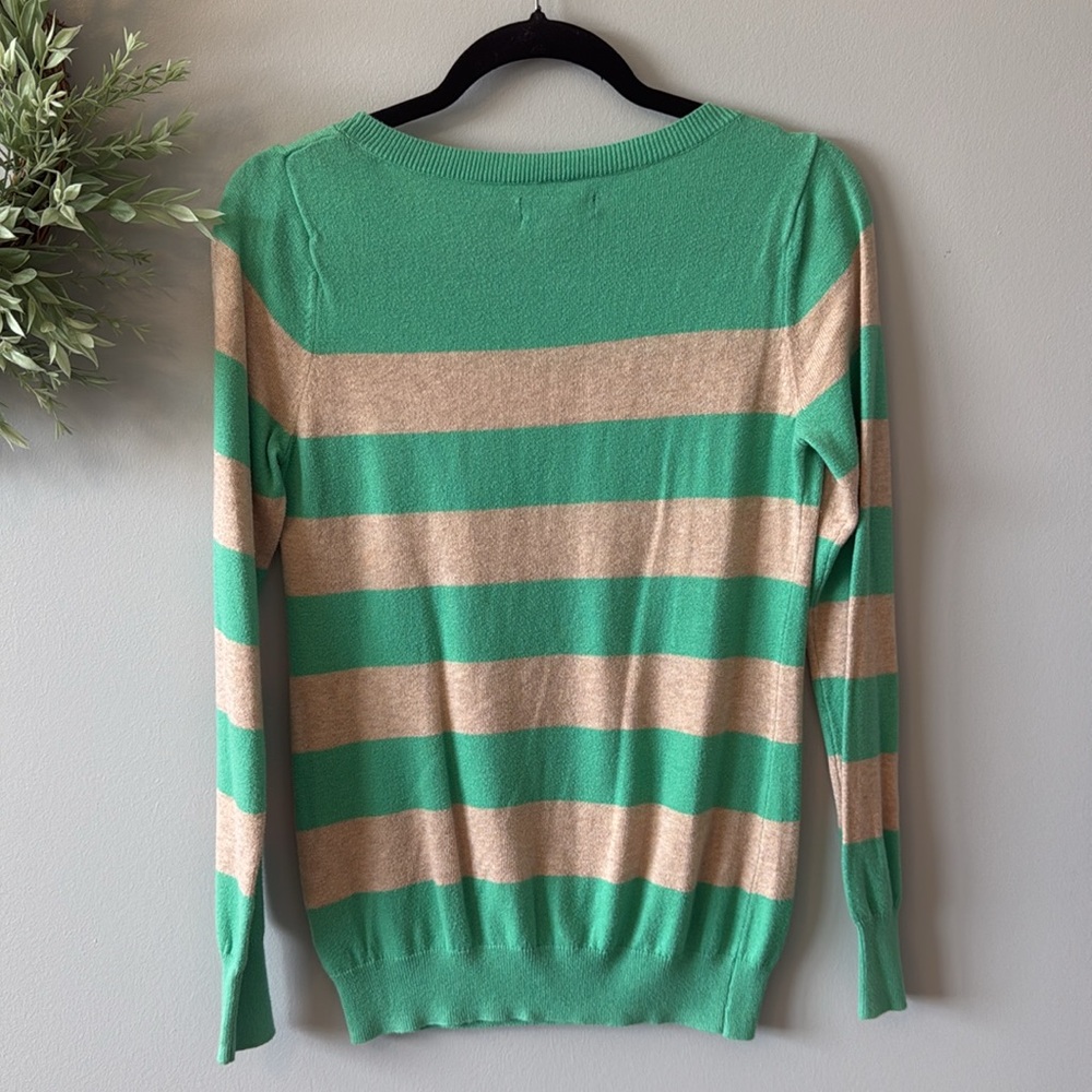 π 3/$20 Old Navy Green and Tan Striped Lightweight Sweater Size Small - Picture 4 of 5